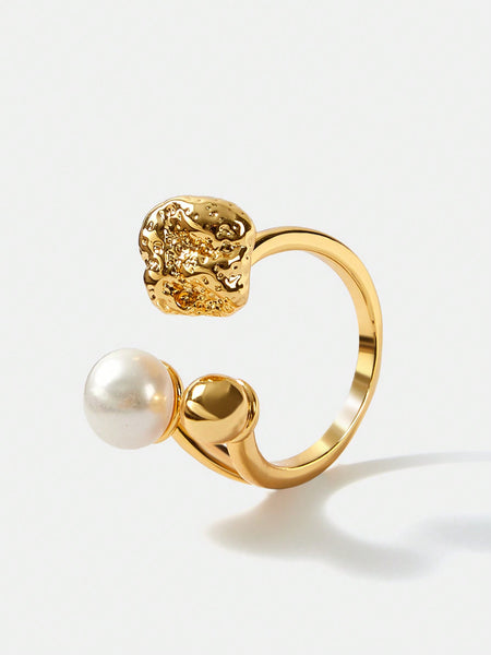 TEXTURED GOLDTONE PEARL RING