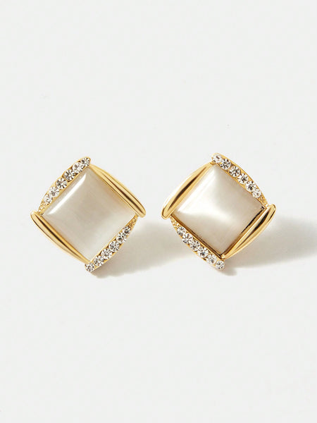 PRE FASHIONABLE  GOLD COLOR & OPAL DESIGN STUD EARRINGS  FOR WOMEN'S DAILY WEAR