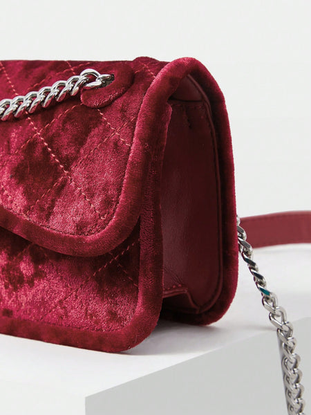 LADIES' SHOULDER BAG WITH RED VELVET FLAP AND GEOMETRIC PATTERN, CHAIN STRAP