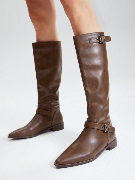 POINTY FLAT BOOTS